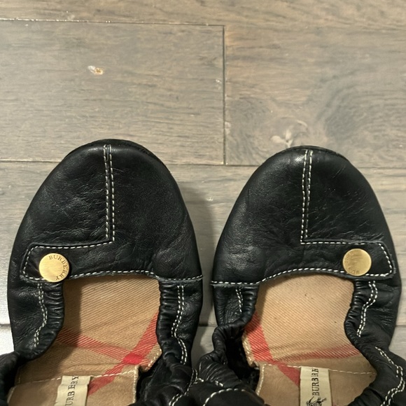 Burberry Fold Up Travel Slippers with Pouch Size S - Picture 3 of 12